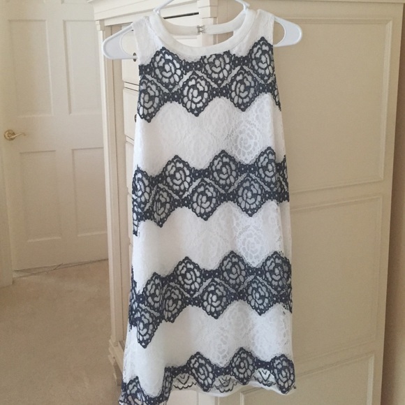 Francesca's Collections Dresses & Skirts - Francesca’s White and Navy Lace Dress